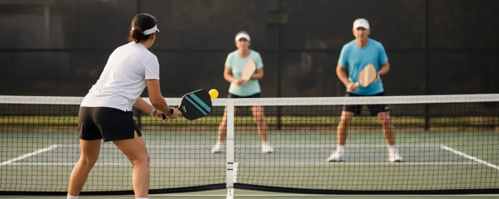 Cómo se juega pickleball en dobles vs individual — pickleball como se juega